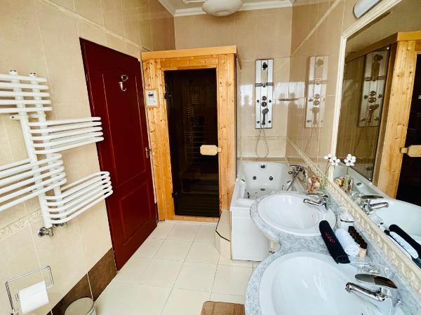 Hotel Korona Wellness, Rendezvény és Borszálloda : photo 4 de la chambre suite présidentielle pour 2 personnes