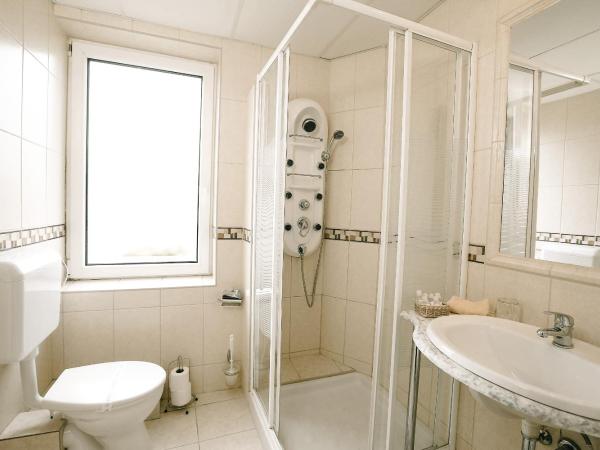 Hotel Korona Wellness, Rendezvény és Borszálloda : photo 3 de la chambre suite vip pour 2 personnes