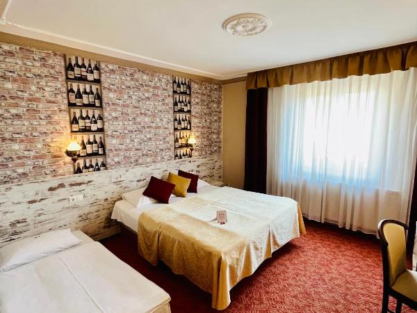 Hotel Korona Wellness, Rendezvény és Borszálloda : photo 4 de la chambre chambre lit queen-size - vue sur jardin