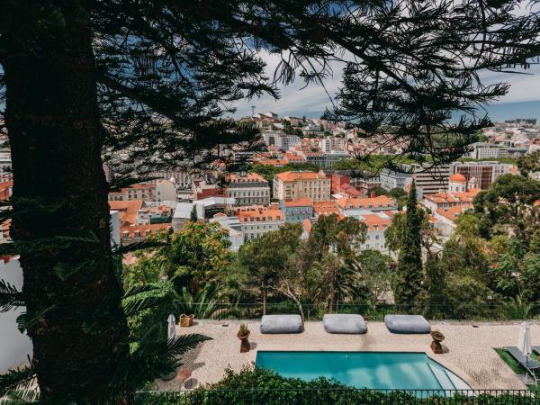 Torel Palace Lisbon : photo 6 de la chambre chambre double royale - vue sur ville