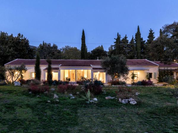 Luna Inn B&B : photo 8 de la chambre chambre double deluxe avec lit d'appoint