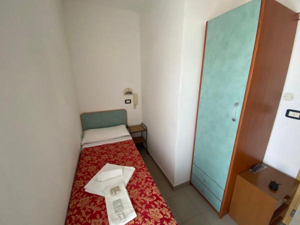 Hotel Nanni Garnì : photo 3 de la chambre petite chambre simple
