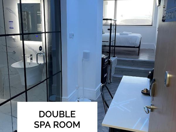 Seafront419 By Seafront Collection : photo 4 de la chambre chambre double avec baignoire spa