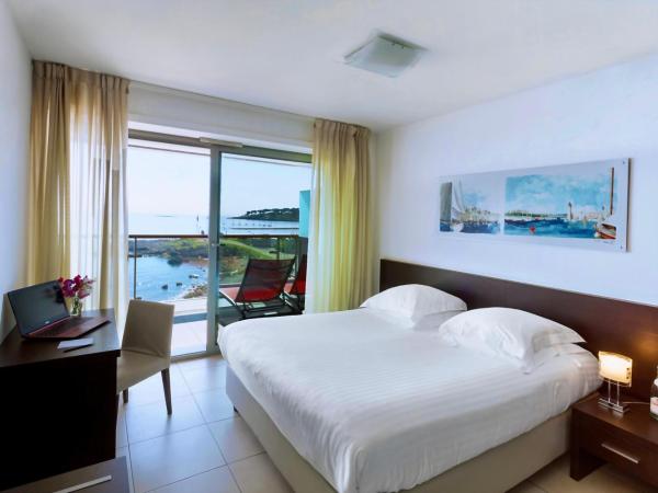 Royal Antibes - Luxury Hotel, Résidence, Beach & Spa : photo 3 de la chambre appartement méditerranéen avec terrasse - vue sur mer