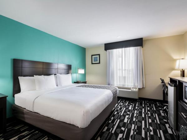 Days Inn by Wyndham Oklahoma City Bricktown : photo 2 de la chambre chambre lit king-size - non-fumeurs