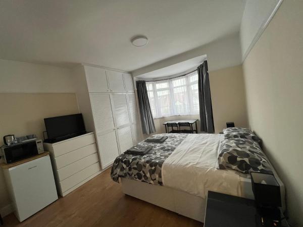 North West Lodge Guest House : photo 8 de la chambre chambre double avec salle de bains commune