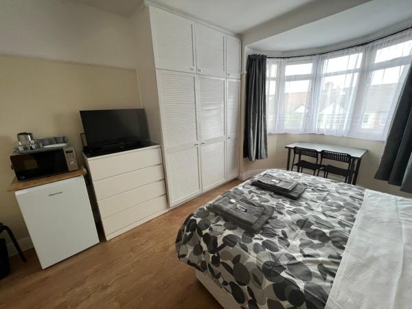 North West Lodge Guest House : photo 5 de la chambre chambre double avec salle de bains commune