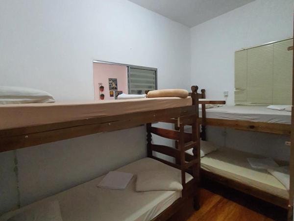 Hostel Calábria na Vila Madalena junto a alegria da Vila : photo 7 de la chambre lit dans dortoir mixte de 4 lits