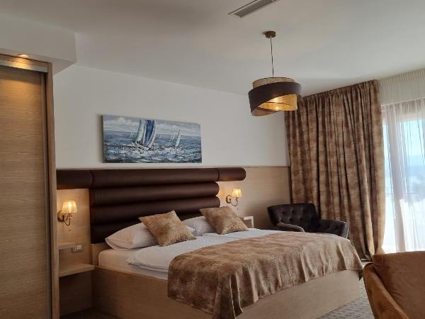 Villa Vista : photo 7 de la chambre chambre double deluxe avec balcon - vue sur mer - dépendance