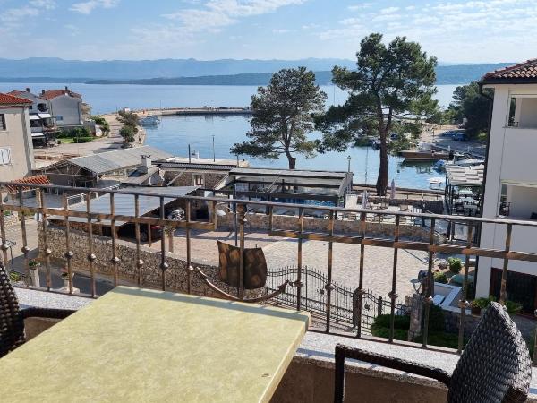 Villa Vista : photo 6 de la chambre chambre double deluxe avec balcon - vue sur mer - dépendance
