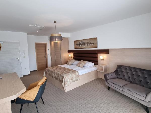 Villa Vista : photo 2 de la chambre chambre double deluxe avec balcon - vue sur mer - dépendance