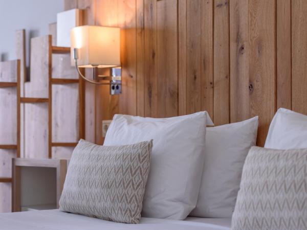 Lyttos Beach : photo 5 de la chambre suite junior avec piscine commune - côté mer (2 adultes)