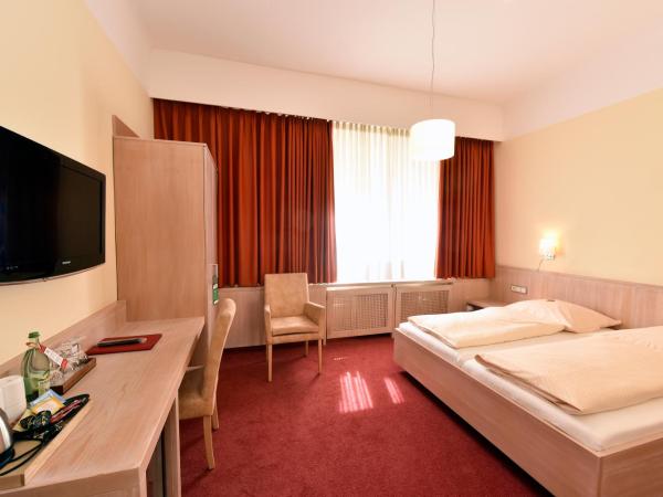 Hotel ADRIA München : photo 4 de la chambre chambre familiale