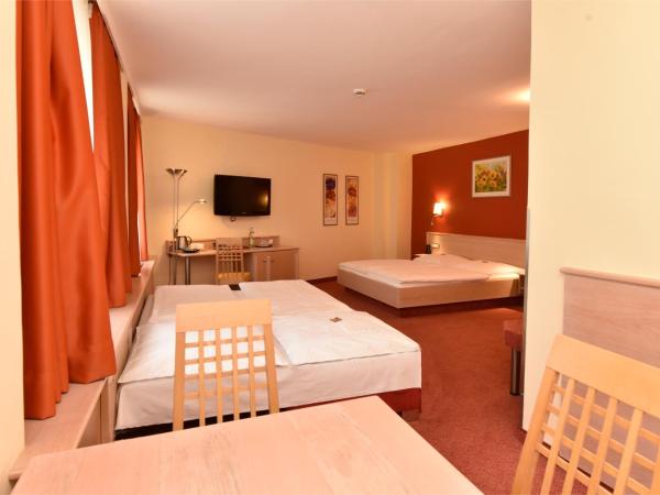 Hotel ADRIA München : photo 2 de la chambre chambre familiale