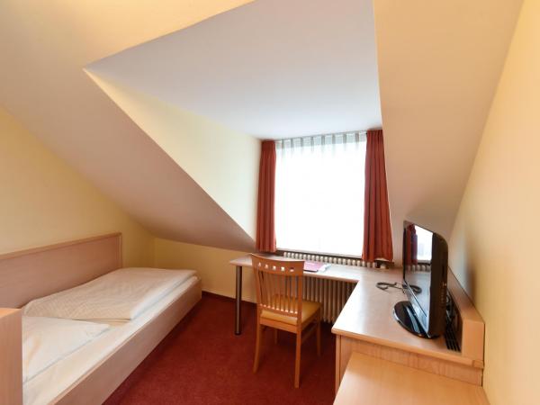 Hotel ADRIA München : photo 7 de la chambre chambre familiale