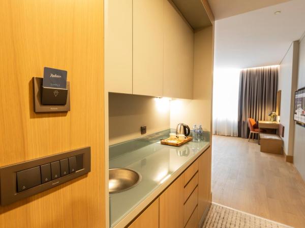 Radisson Hotel Istanbul Harbiye : photo 7 de la chambre suite junior avec vue sur le bosphore