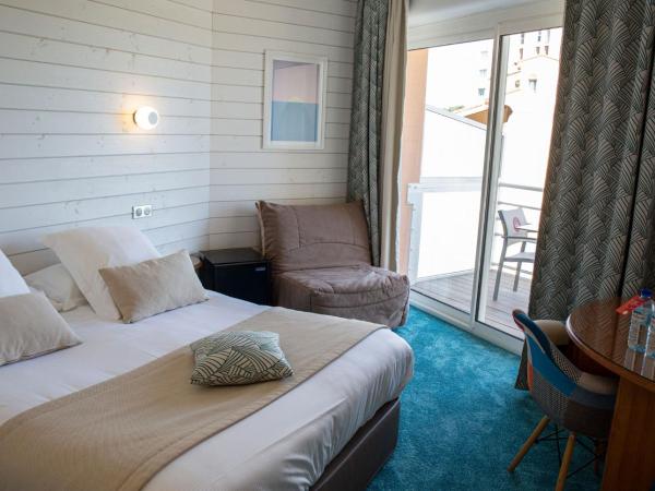 Grand Hôtel Du Lido : photo 1 de la chambre chambre avec balcon - vue latérale sur la mer