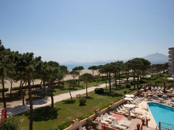 Grand Hôtel Du Lido : photo 6 de la chambre chambre avec salon - vue mer et terrasse
