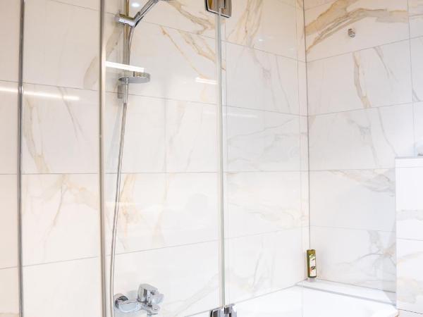 Hotel Suisse : photo 3 de la chambre suite junior - vue sur cathédrale