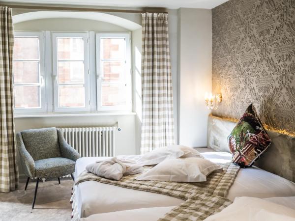 Hotel Suisse : photo 5 de la chambre chambre familiale supérieure - vue sur cathédrale