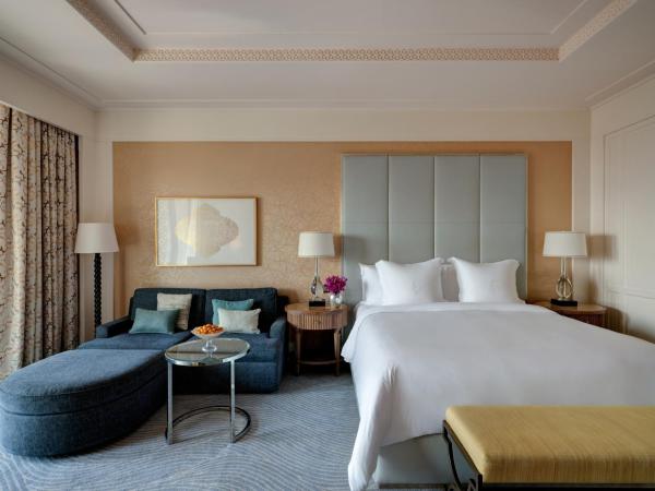 Four Seasons Resort Dubai at Jumeirah Beach : photo 1 de la chambre chambre lit king-size premium - vue sur horizon de dubaï