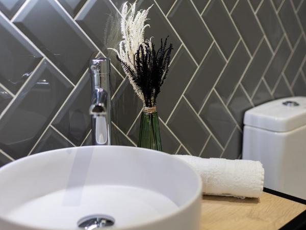 FLORIT FLATS - The Serreria Rooms : photo 9 de la chambre chambre quadruple confort