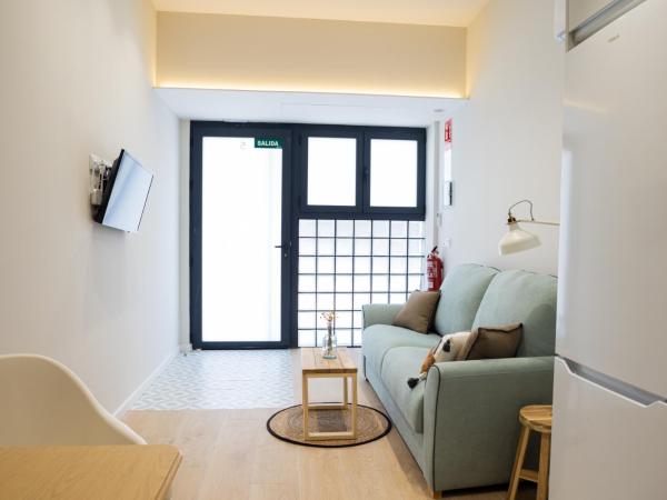 FLORIT FLATS - The Serreria Rooms : photo 4 de la chambre chambre familiale avec douche