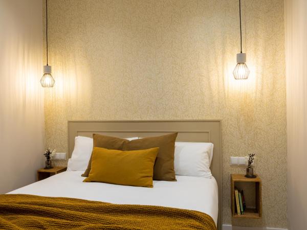 FLORIT FLATS - The Serreria Rooms : photo 7 de la chambre chambre familiale avec douche