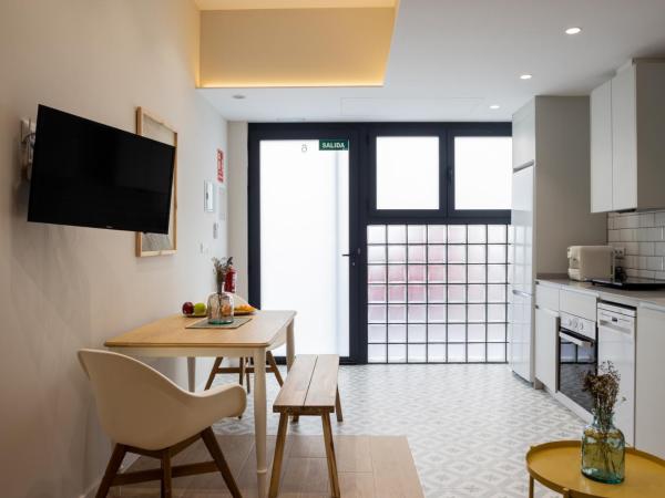 FLORIT FLATS - The Serreria Rooms : photo 1 de la chambre suite junior familiale