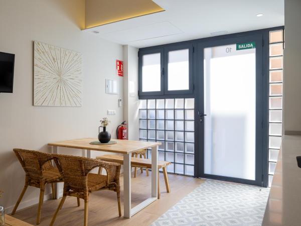 FLORIT FLATS - The Serreria Rooms : photo 2 de la chambre suite familiale