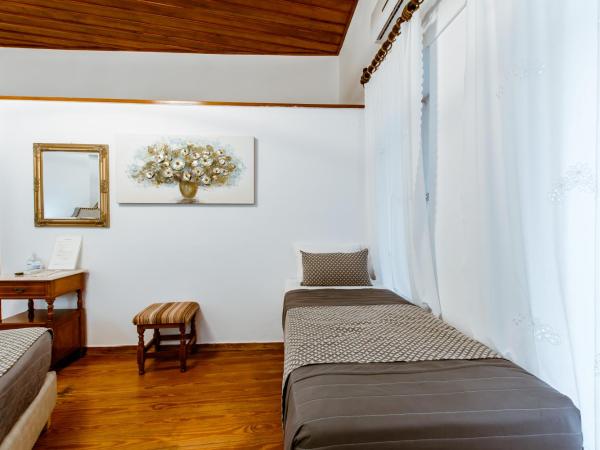 Bozzali Deluxe Hotel : photo 4 de la chambre chambre triple