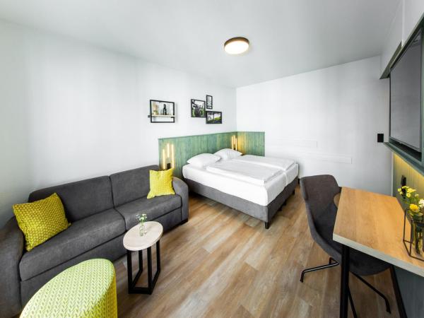 fjord hotel berlin : photo 3 de la chambre chambre familiale