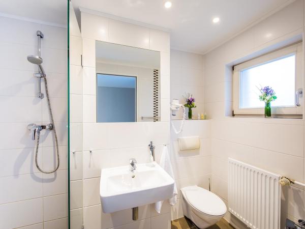 fjord hotel berlin : photo 1 de la chambre chambre familiale