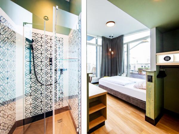 fjord hotel berlin : photo 3 de la chambre hébergement lovely avec vue