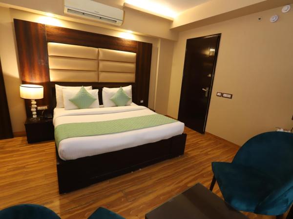 Hotel Palm Grand Naraina New Delhi - Couple Friendly Local IDs Accepted : photo 9 de la chambre chambre double supérieure