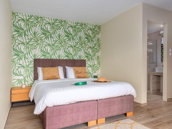 Maison 66, Riviera Hotels : photo 6 de la chambre king suite with balcony & side sea view