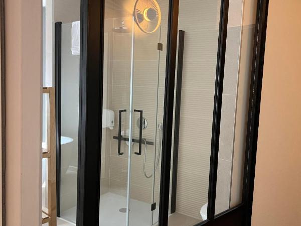 Hôtel Le Blason : photo 7 de la chambre suite