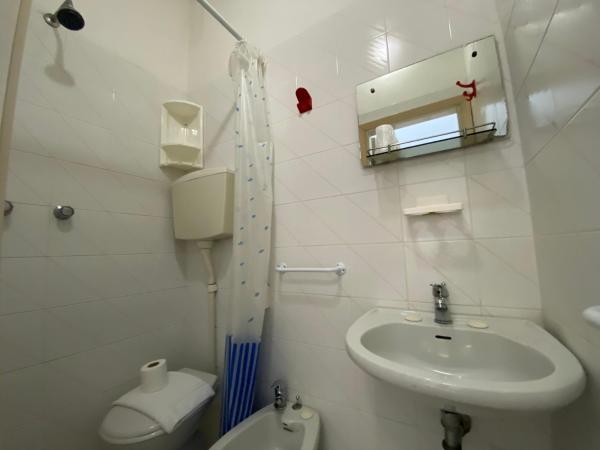 Hotel Nanni Garnì : photo 7 de la chambre chambre double Économique