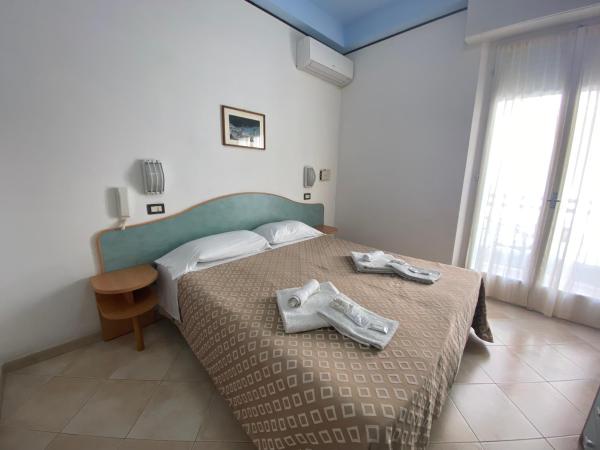 Hotel Nanni Garnì : photo 4 de la chambre chambre double avec balcon