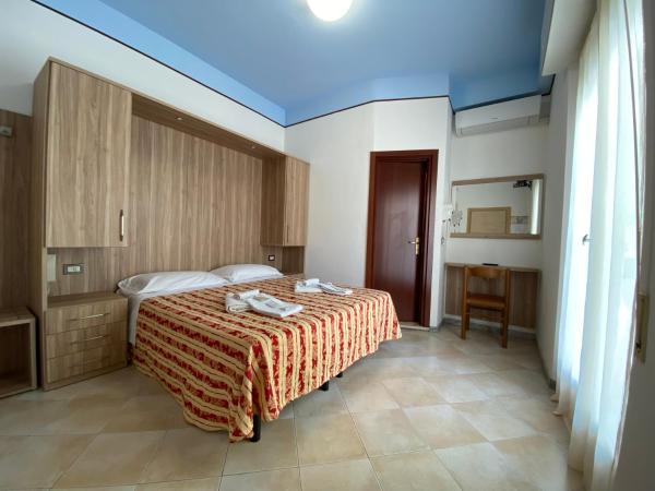 Hotel Nanni Garnì : photo 8 de la chambre chambre double avec balcon
