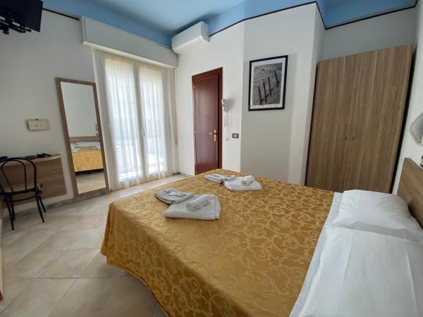 Hotel Nanni Garnì : photo 2 de la chambre chambre double avec balcon