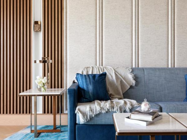 Taj Exotica Resort & Spa, The Palm, Dubai : photo 1 de la chambre suite de luxe avec accès au salon club, goûter et cocktails en soirée - vue sur mer