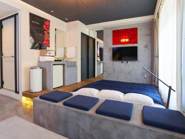 Material : photo 8 de la chambre chambre familiale avec baignoire