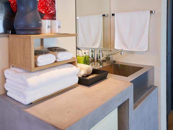 Material : photo 6 de la chambre chambre familiale avec baignoire