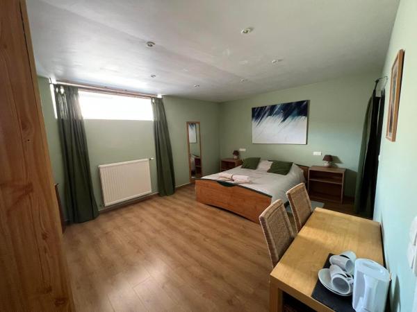 Le Gite De Malchamps : photo 6 de la chambre chambre quadruple standard