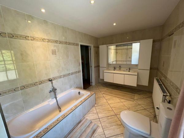 Le Gite De Malchamps : photo 8 de la chambre chambre quadruple standard