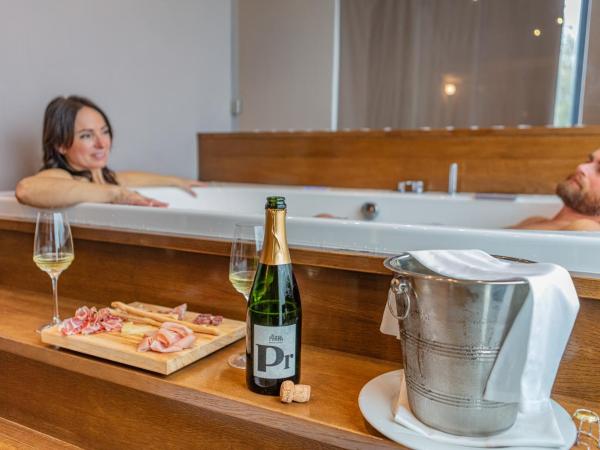 Le Cappuccinelle Suites&SPA : photo 1 de la chambre suite - vue sur piscine 