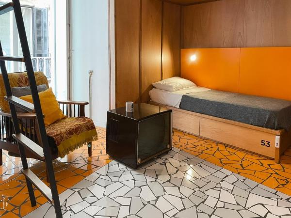 NAP Hostel Spaccanapoli : photo 2 de la chambre lit dans dortoir mixte de 8 lits