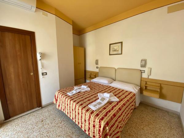 Hotel Nanni Garnì : photo 6 de la chambre chambre double avec balcon