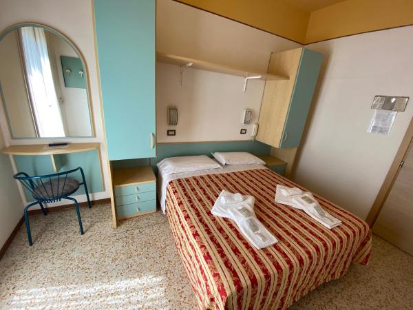 Hotel Nanni Garnì : photo 10 de la chambre chambre double avec balcon